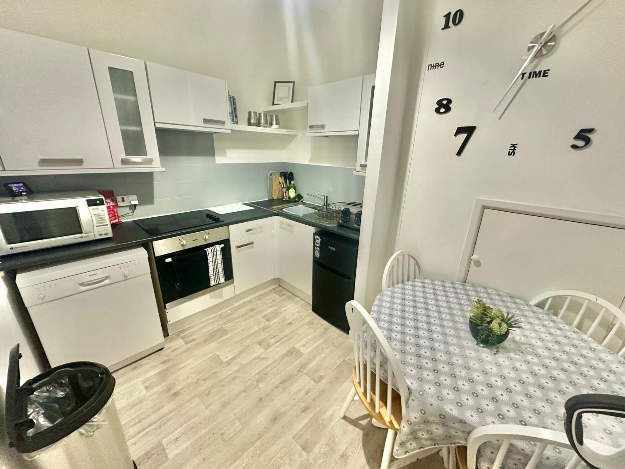 Homely Apartment In The Heart Of Town Centre - Sleeps 6 Bournemouth Zewnętrze zdjęcie